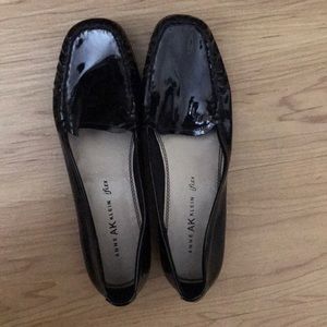 Anne Klein iflex loafers never worn. Size 9.5